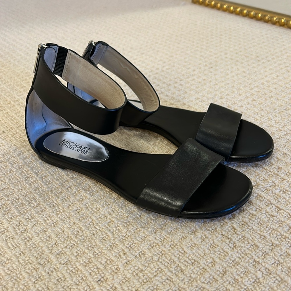 Michael KORS ankle strap rear zipper sandals black size 7.5 style # ST13L